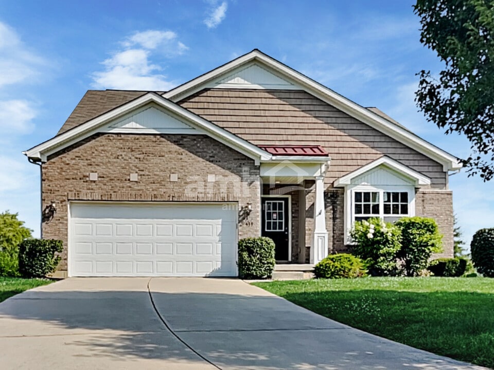 439 Parkview Ct in Monroe, OH - Foto de edificio
