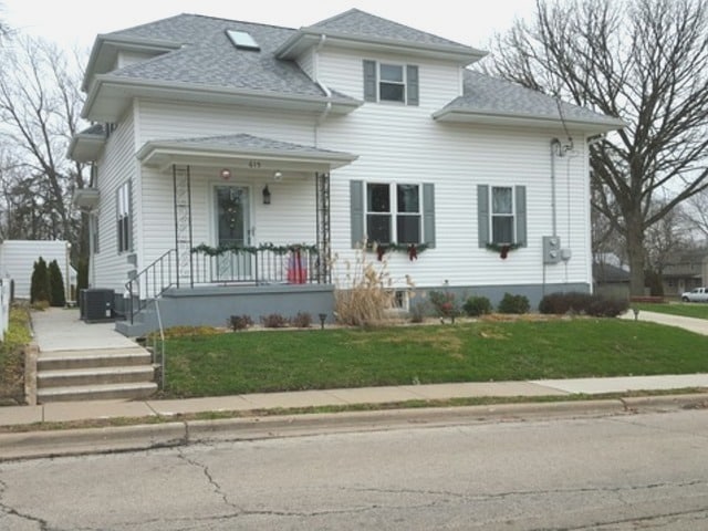 property at 615 Green St