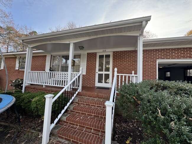 property at 408 E Simmons Ave