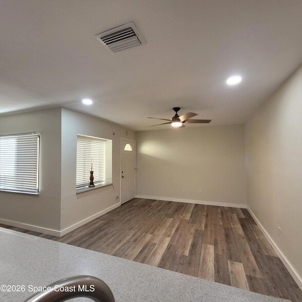 1460 Sheafe Ave NE in Palm Bay, FL - Foto de edificio - Building Photo