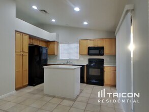 10853 W Sands Dr in Sun City, AZ - Building Photo - Building Photo