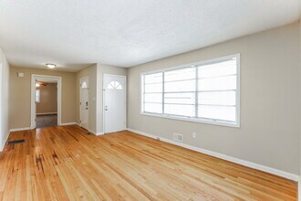 6570 Elsie St in Douglasville, GA - Building Photo - Building Photo