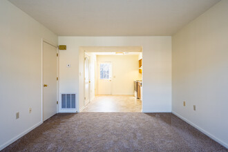 Twin Mountain Townhomes in Staunton, VA - Building Photo - Interior Photo