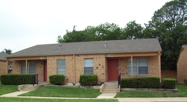 The Summit at Unique Gardens Apartments in Fort Worth, TX - Building Photo