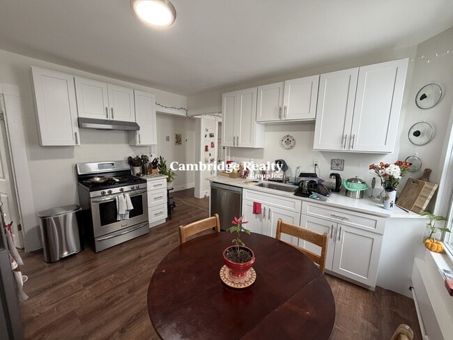 18 Linden St, Unit 2B, Unit 2B