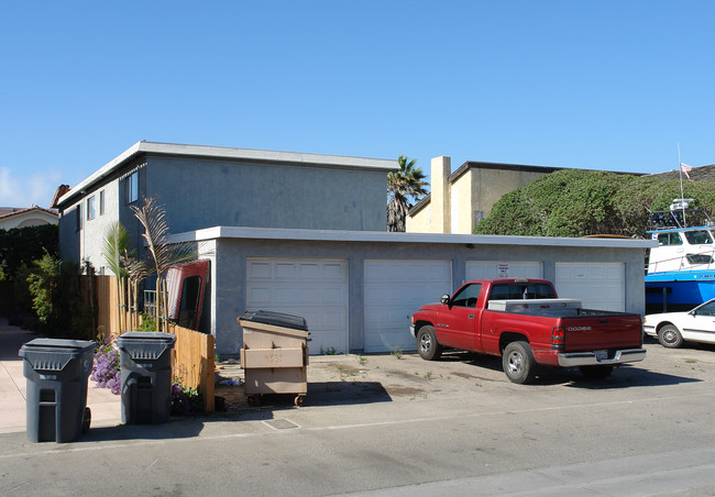 5430 Driftwood St in Oxnard, CA - Building Photo - Building Photo