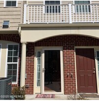 14 Michael Dr in Tinton Falls, NJ - Building Photo