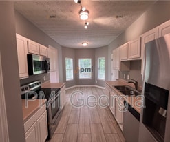 224 Autumn Ridge Dr in Griffin, GA - Building Photo
