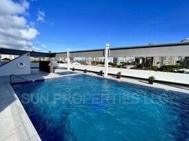 1750 Kalakaua Ave in Honolulu, HI - Building Photo