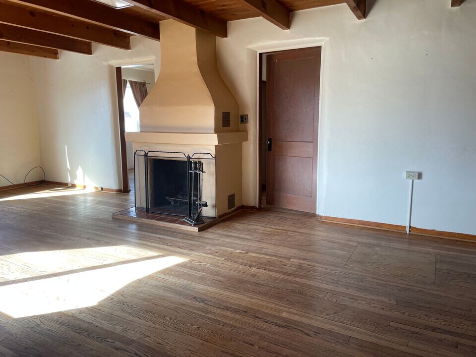 2210 W Alameda St in Santa Fe, NM - Building Photo