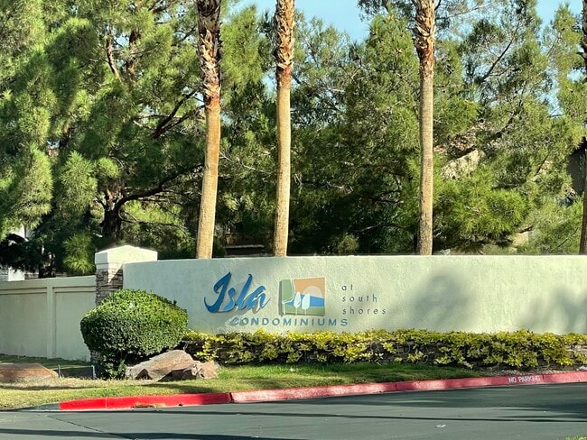 2111 Sealion Dr, Unit 207