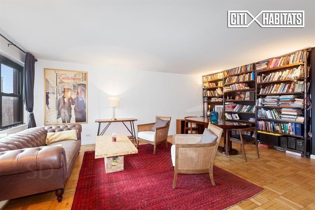 166 E 61st St-Unit -18E in New York, NY - Building Photo