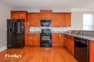 14029 Cedar Pond Cir in Huntersville, NC - Foto de edificio - Building Photo