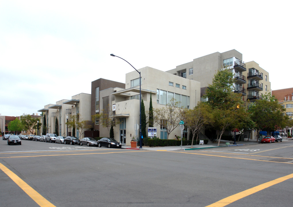 Lusso Lofts in San Diego, CA - Building Photo