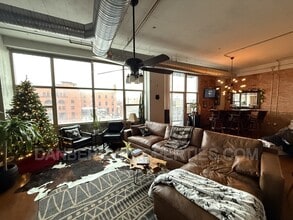 745 Washington St in Toledo, OH - Building Photo - Building Photo