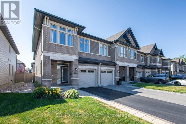 332 Rainrock Cres in Ottawa, ON - Building Photo - Building Photo