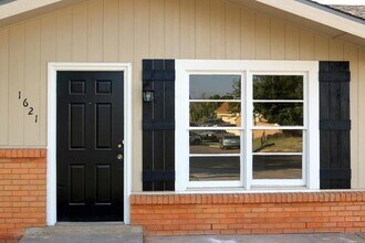 1621 68th St in Lubbock, TX - Building Photo - Building Photo