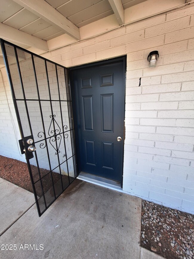 property at 1317 N 48th Pl