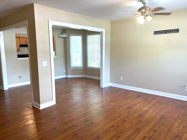 319-321 E Perry Ave in Wake Forest, NC - Building Photo - Building Photo