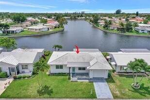 8502 NW 59th St in Tamarac, FL - Building Photo