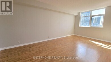 9225-9225 Jane St in Vaughan, ON - Building Photo - Building Photo
