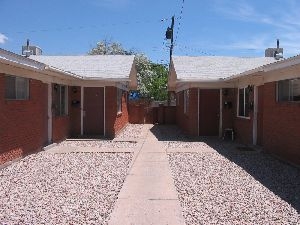 324-328 Charleston St in Albuquerque, NM - Building Photo - Building Photo