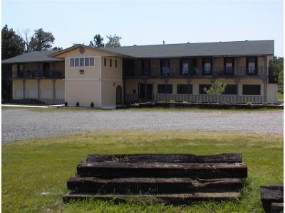 Hwy 65 & 9 in Clinton, AR - Building Photo