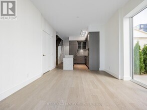 20 Dervock Crescent in Toronto, ON - Building Photo - Building Photo