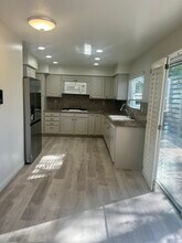 5018 Evanwood Ave in Oak Park, CA - Building Photo - Building Photo