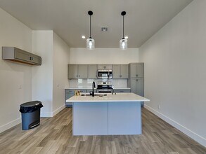 217 Wright St in Newcastle, OK - Building Photo - Building Photo