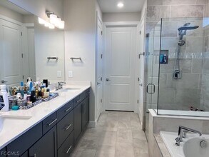 7100 Del Webb Oak Creek Blvd in North Fort Myers, FL - Building Photo - Building Photo