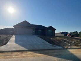 102 Pr Crk Rd in Dardanelle, AR - Building Photo