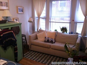 1615 Commonwealth Ave in Boston, MA - Foto de edificio - Building Photo