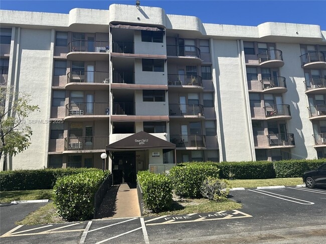 property at 2771 Riverside Dr