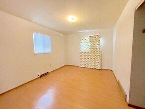 2468 Parkview Ave in Toledo, OH - Building Photo - Building Photo
