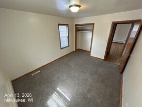 6255 W Leon Ter in Milwaukee, WI - Foto de edificio - Building Photo