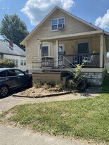 313 E College St in Carbondale, IL - Building Photo