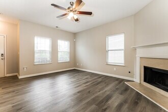 2009 Farm Hill Ct in Stockbridge, GA - Foto de edificio - Building Photo