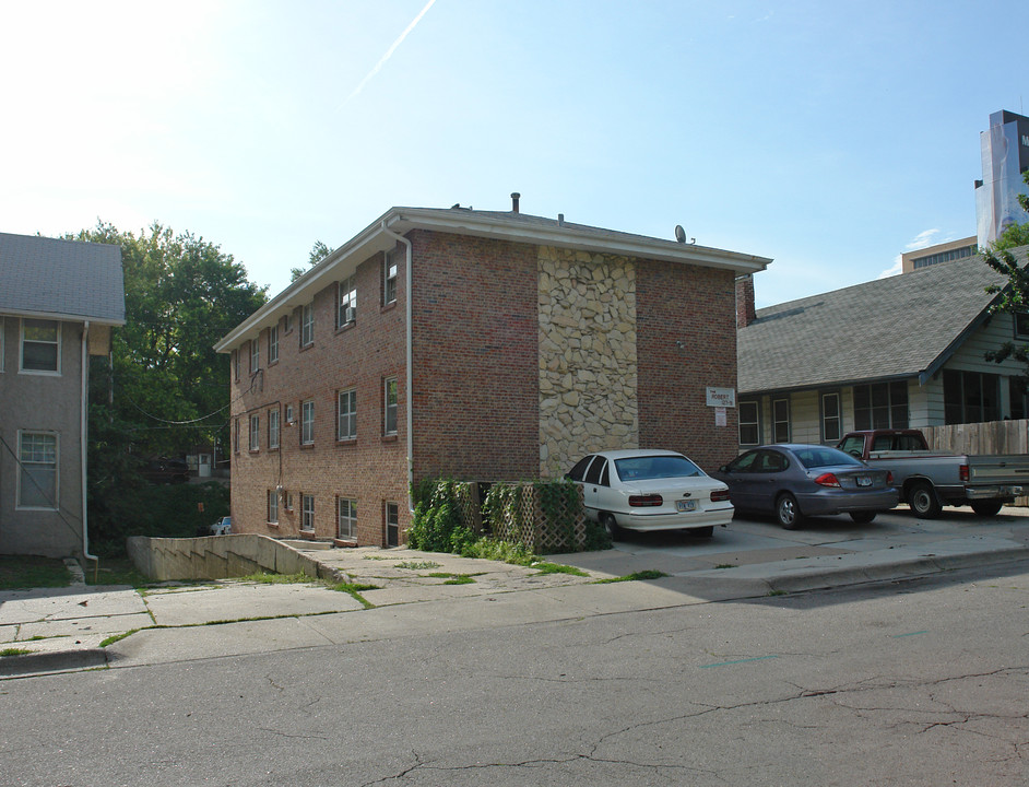 127 N 35th St in Omaha, NE - Building Photo