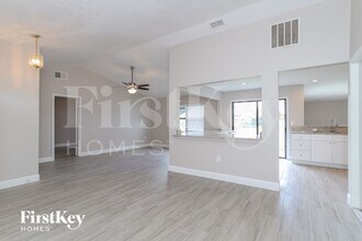 1013 Dartmoor Pl in Kissimmee, FL - Foto de edificio - Building Photo