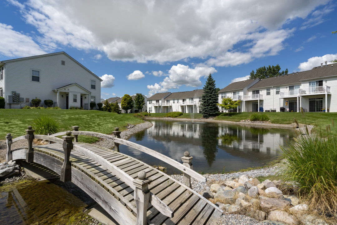 Sylvan Lakes Apartments in Sylvania, OH - Building Photo