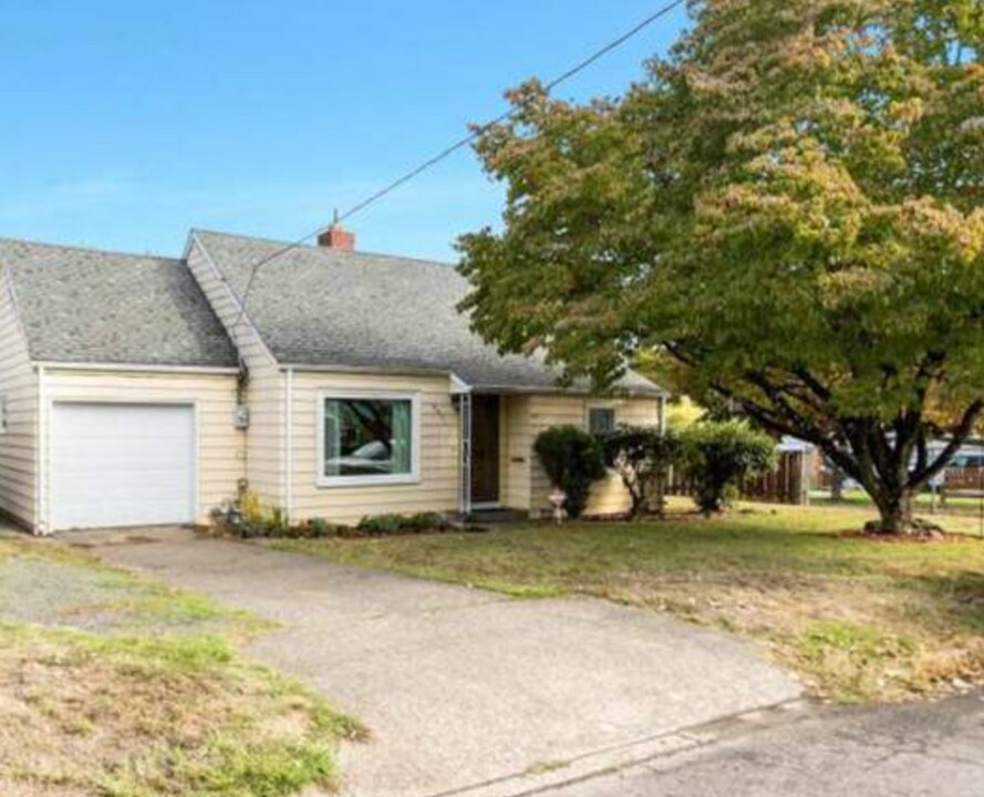 6641 NE Sumner St in Portland, OR - Building Photo