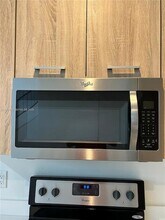 440 NE 35th Ct in Oakland Park, FL - Foto de edificio - Building Photo