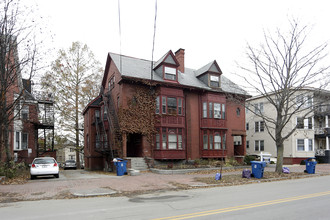 Park, Cumberland & Woodford in Portland, ME - Building Photo - Building Photo