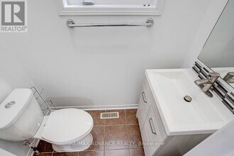 137 Laramie Crescent in Vaughan, ON - Building Photo - Building Photo
