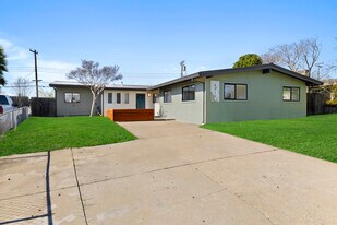 6511 Brock Dr, Unit Big Brock in North Highlands, CA - Building Photo