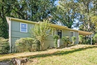 6103 Blackhawk Trail SE in Mableton, GA - Building Photo - Building Photo