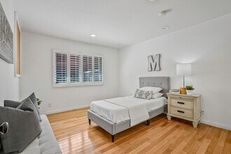 27037 Silver Moon Ln in Rancho Palos Verdes, CA - Building Photo - Building Photo