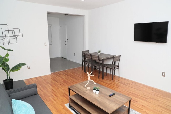215 Antilla Ave in Coral Gables, FL - Building Photo - Building Photo