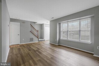 5204 Flounder Ct W in Waldorf, MD - Building Photo - Building Photo